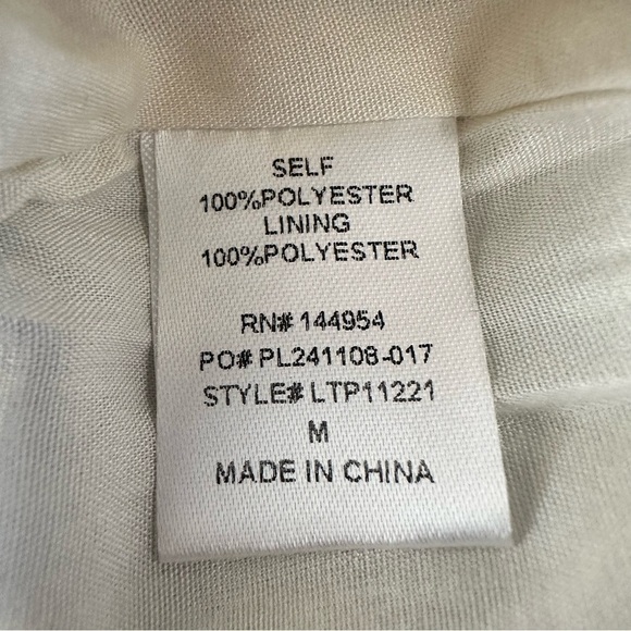 Luxxel Floral Blue and Cream Wide-Leg Shirt and Pant Set. Size M - Picture 11 of 12